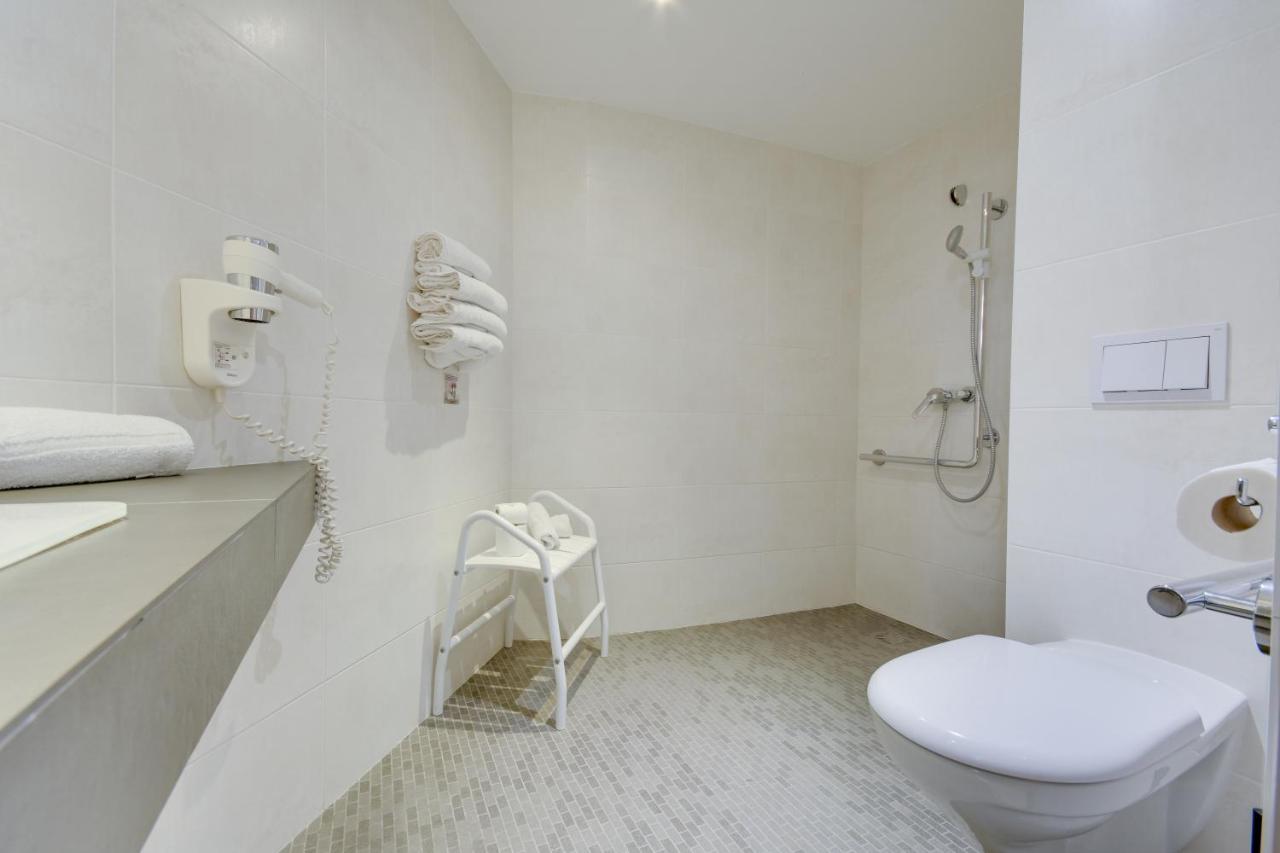Brit Hotel Lille Centre Εξωτερικό φωτογραφία